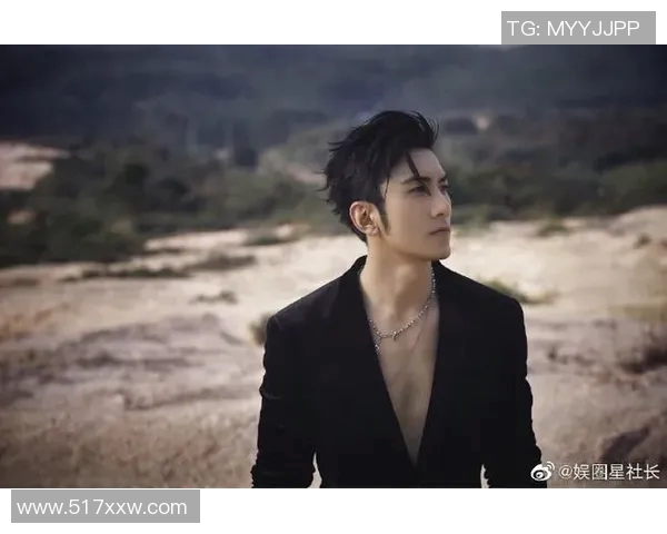 足球明星优雅正装照展现魅力风采与时尚品味的完美结合